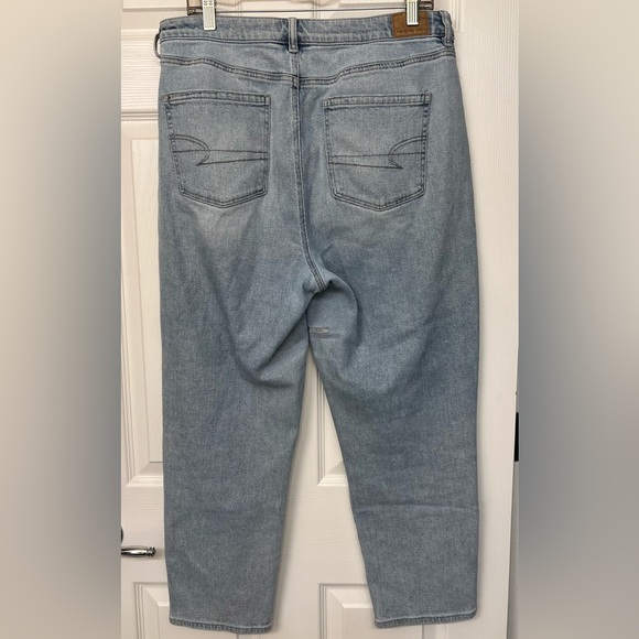 American Eagle Stretch Mom Straight Jean Size 14 - Picture 2 of 4